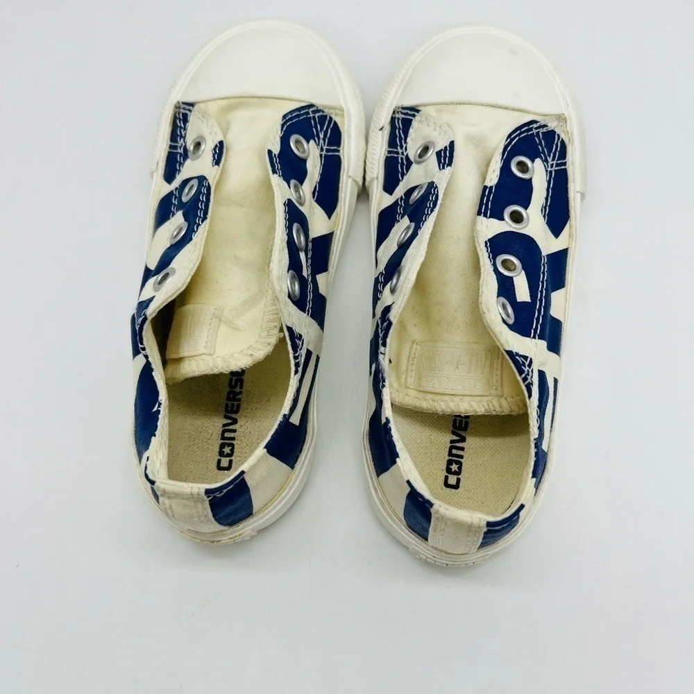 CONVERSE SNEAKERS WHITE WITHCONVERSE  IN LARGE BLUE LETTERS SIZE TODDLER 10